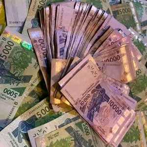 +229 46 94 65 21 expliquer comment obtenir un vrai porte-feuille magique en dollars, un expert en objets d'occasion à Paris 13ème