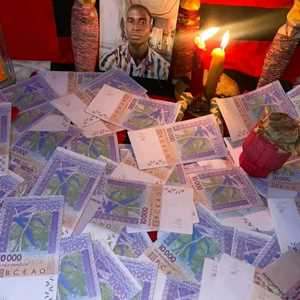 VRAI PORTEFEUILLE MAGIQUE EN FRANCE+229 01 46 94 65 21 VRAI PORTE-FEUILLE MAGIQUE A DISTANCE, un expert en mobilier d'occasion à Fort de France